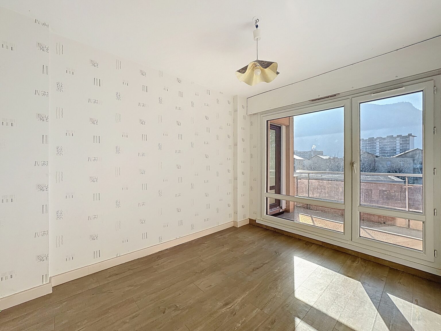 Appartement 4 pièces - 84.59 m² - Cluses - Agence Faucigny Immobilier Saint Pierre en Faucigny - Alexandre Barril