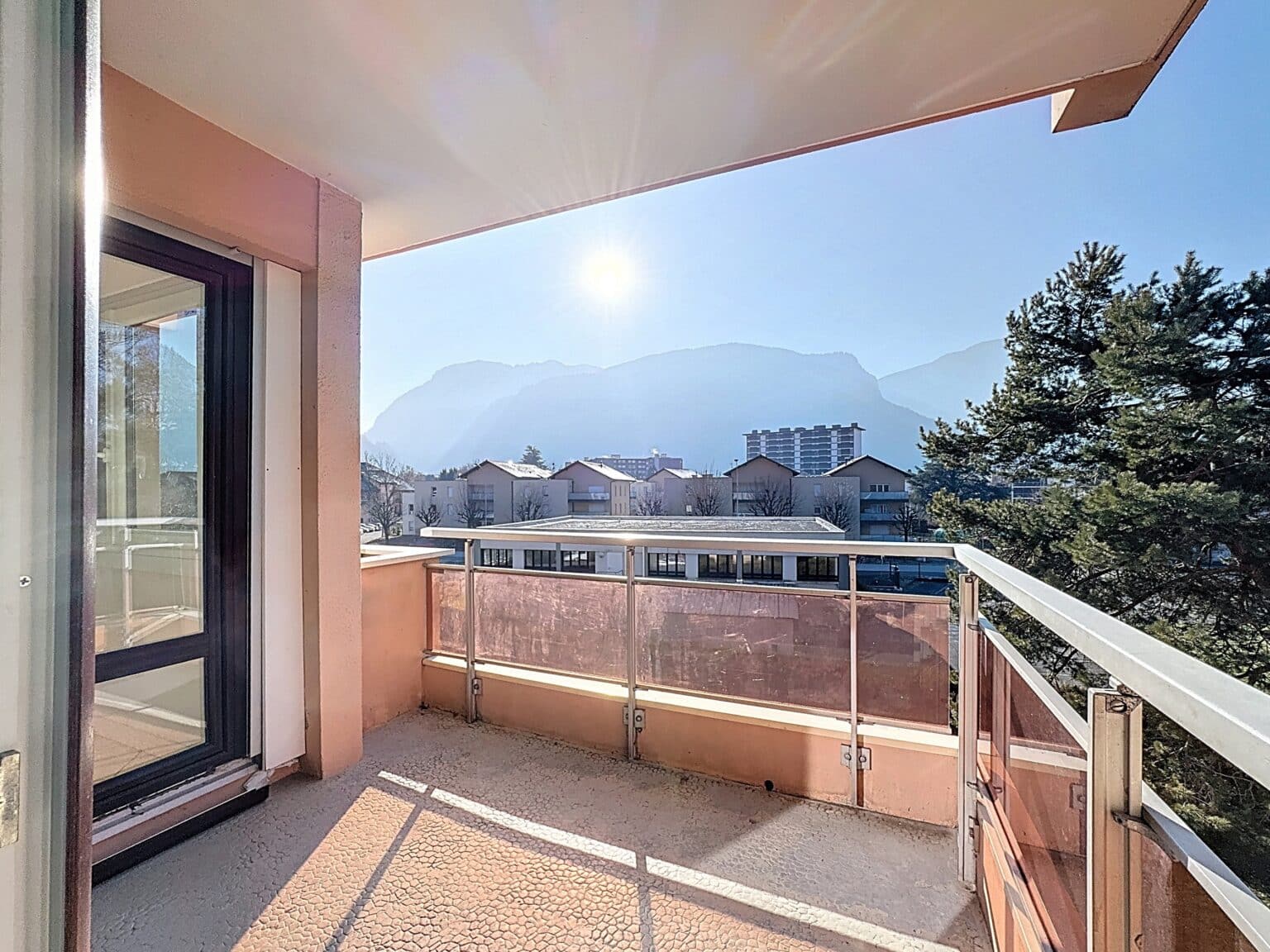 Appartement 4 pièces - 84.59 m² - Cluses - Agence Faucigny Immobilier Saint Pierre en Faucigny - Alexandre Barril